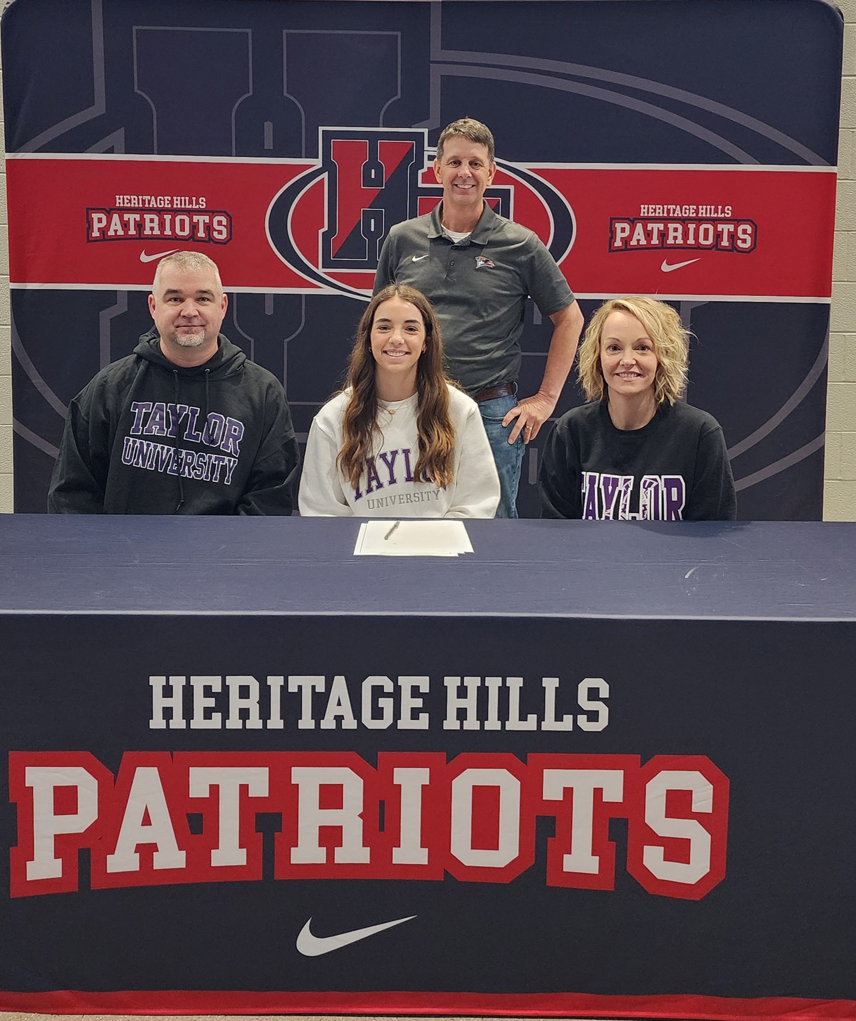 Rylie Schipp signs with Taylor University